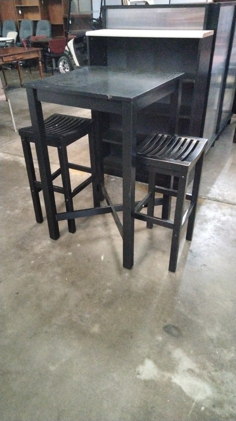  Bar table/stools