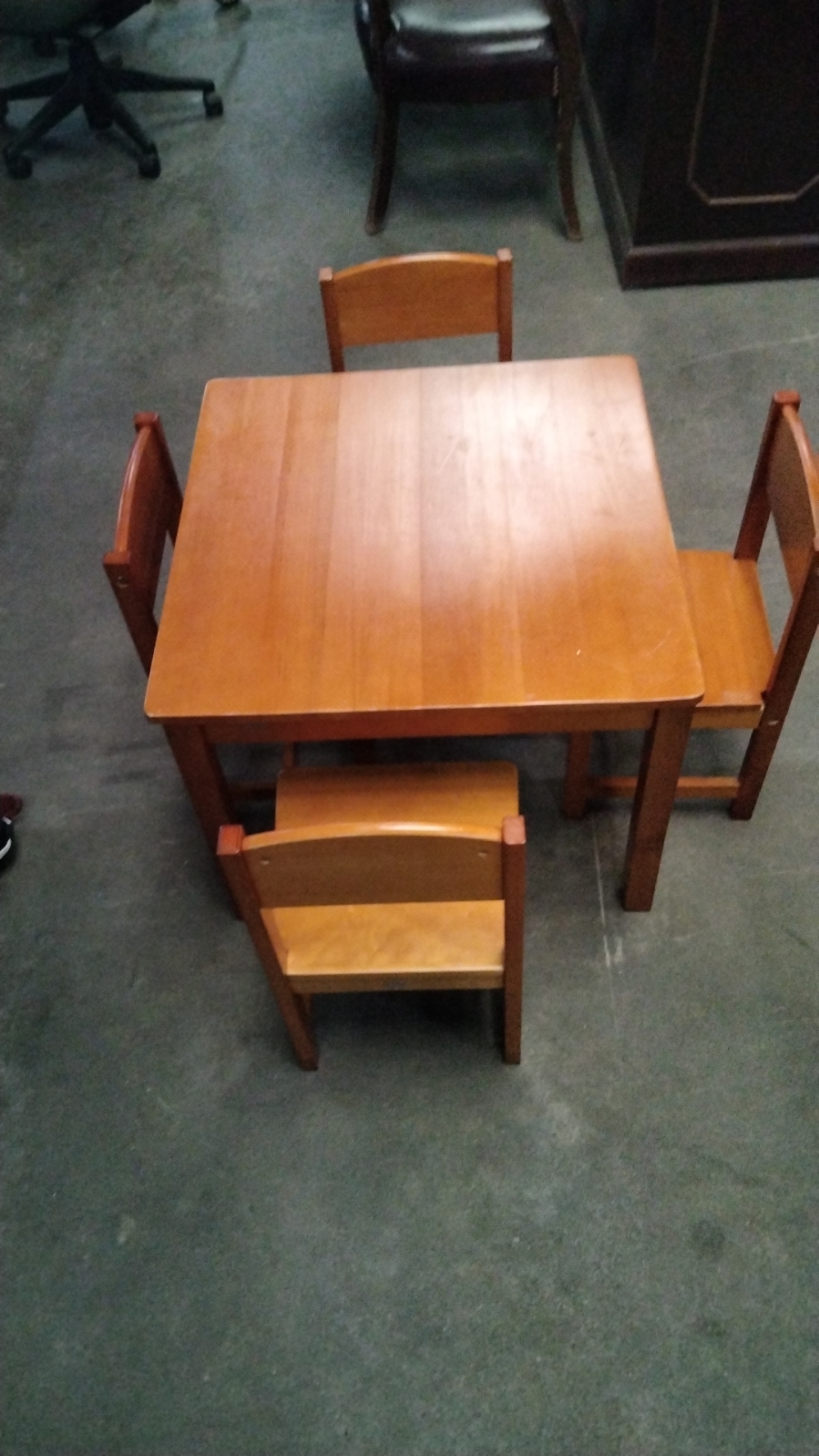  Kids Table & Chairs